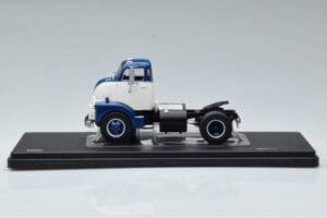 GMC 950 COE Bleu Blanc IXO 1:43 TR150 Métal Moulé — image 3 sur 6