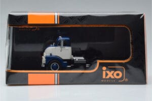 GMC 950 COE Bleu Blanc IXO 1:43 TR150 Métal Moulé — image 6 sur 6