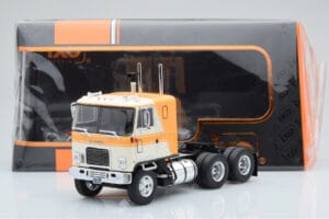 GMC Astro 95 Beige Blanc IXO 1:43 TR167 Métal Moulé — image 5 sur 5