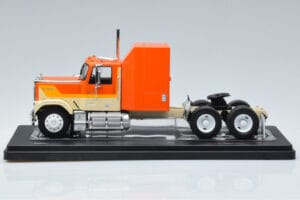 GMC General Orange IXO 1:43 TR129 Métal Moulé — image 3 sur 6