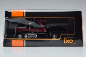 GMC General Rouge Noir IXO 1:43 TR102 Métal Moulé — image 6 sur 6