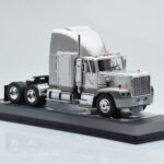 GMC General SBFA Argent IXO 1:43 - image 4 of 6