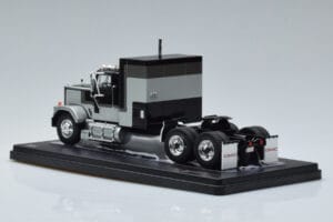 GMC General Argent Noir IXO 1:43 TR117 Métal Moulé — image 5 sur 6