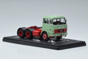 Henschel HS 19 TS Vert IXO 1:43 TR151 Métal Moulé — image 4 sur 6