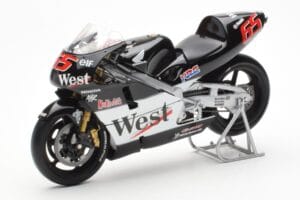 Honda NSR500 West Honda Pons #65 L. Capirossi 500cc World Championship 2001 Minichamps 1:12 122016165 Métal Moulé — image 2 sur 4