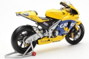 Honda RC211V Pramac Pons #3 M. Biaggi MotoGP 2003 Minichamps 1:12 122037103 Métal Moulé — image 3 sur 4