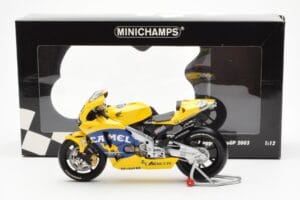 Honda RC211V Pramac Pons #3 M. Biaggi MotoGP 2003 Minichamps 1:12 122037103 Métal Moulé — image 4 sur 4