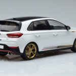 Hyundai i30 N PD Atlas Blanc MCG 1:18 - image 2 of 6