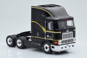 International Eagle Cabover Noir IXO 1:43 TR169 Métal Moulé — image 3 sur 5