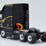 International Eagle Cabover Noir IXO 1:43 - image 4 of 5