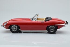 Jaguar E-Type Series 1 Roadster Rouge KK-Scale 1:18 KKDC180482 Métal Moulé — image 3 sur 6