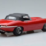 Jaguar E-Type Series 1 Roadster Rouge KK-Scale 1:18 - image 2 of 6