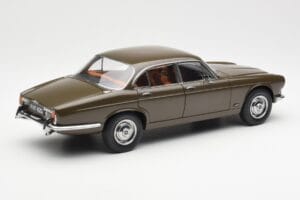 Jaguar XJ6 Series 1 4.2 Sable Marron Paragon 1:18 2011004 Métal Moulé — image 3 sur 8