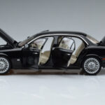 Jaguar XJ6 X350 Ebony Noir Almost Real 1:18 - image 4 of 11