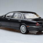Jaguar XJ6 X350 Ebony Noir Almost Real 1:18 - image 6 of 11