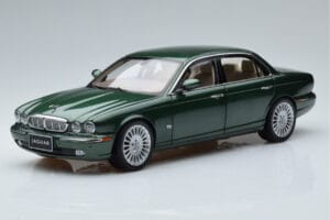 Jaguar XJ6 X350 Racing Vert Almost Real 1:18