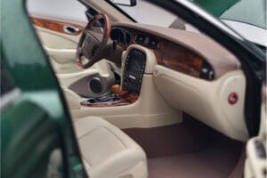 Jaguar XJ6 X350 Racing Vert Almost Real 1:18 810502 Métal Moulé — image 9 sur 13