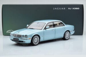 Jaguar XJ6 X350 Seafrost Bleu Clair Almost Real 1:18 810503 Métal Moulé — image 11 sur 11