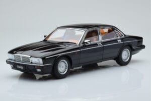 Jaguar XJ6 XJ40 Ebony Noir Almost Real 1:18