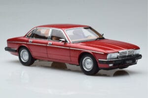 Jaguar XJ6 XJ40 Flamenco Rouge Almost Real 1:18 810541 Métal Moulé — image 6 sur 11