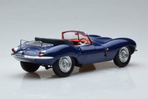 Jaguar XKSS Bleu AUTOart 1:18 73510 Métal Moulé — image 3 sur 9
