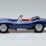 Jaguar XKSS Bleu AUTOart 1:18 - image 5 of 9