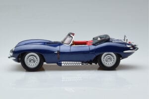 Jaguar XKSS Bleu AUTOart 1:18 73510 Métal Moulé — image 5 sur 9