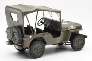 Jeep Willys Avec Bâche UT Models 1:18 180149002 Métal Moulé — image 2 sur 6