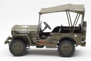 Jeep Willys Avec Bâche UT Models 1:18 180149002 Métal Moulé — image 3 sur 6