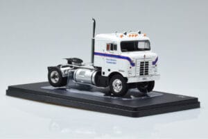 Kenworth Bullnose Ross Mackie Transport Blanc IXO 1:43 TR063 Métal Moulé — image 4 sur 6