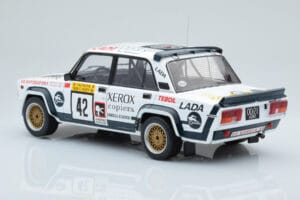 Lada 2105 VFTS #42 S. Brundza Rally 1000 Lakes 1984 IXO 1:18 18RMC146 Métal Moulé — image 5 sur 6