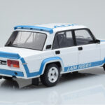 Lada 2105 VFTS Blanc IXO 1:18 - image 2 of 6