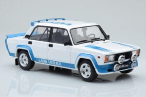 Lada 2105 VFTS Blanc IXO 1:18 18CMC144 Métal Moulé — image 4 sur 6