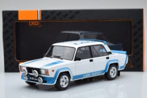 Lada 2105 VFTS Blanc IXO 1:18 18CMC144 Métal Moulé — image 6 sur 6