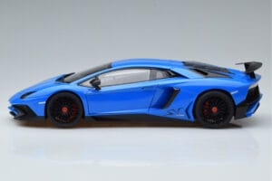 Lamborghini Aventador LP750-4 SV Bleu AUTOart 1:18 74559 Composite — image 4 sur 8