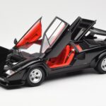 Lamborghini Countach LP 5000 Quattrovalvole Noir Kyosho 1:18 08320BK - image 2 of 8