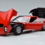 Lamborghini Miura SV Rouge AUTOart 1:18 - image 2 of 8
