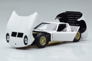 Lamborghini Miura SV Blanc AUTOart 1:18 74544 Métal Moulé — image 2 sur 8