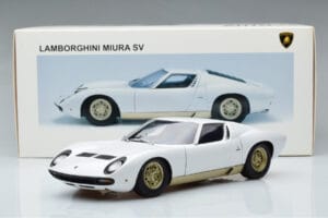 Lamborghini Miura SV Blanc AUTOart 1:18 74544 Métal Moulé — image 8 sur 8