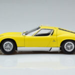 Lamborghini Miura SV Jaune Kyosho 1:18 - image 5 of 11
