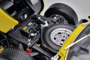 Lamborghini Miura SV Jaune Kyosho 1:18 08317Y Métal Moulé — image 10 sur 11