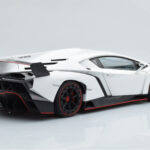 Lamborghini Veneno Blanc AUTOart 1:18 - image 4 of 8