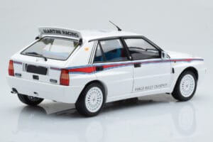 Lancia Delta HF Integrale 6 Blanc Kyosho 1:18 08344E Métal Moulé — image 4 sur 8
