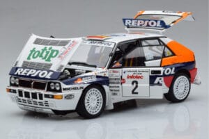 Lancia Delta HF Integrale Evoluzione #2 C. Sainz / L. Moya Tour de Corse 1993 Kyosho 1:18 08348J Métal Moulé — image 2 sur 9