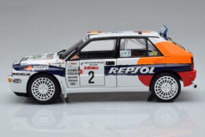 Lancia Delta HF Integrale Evoluzione #2 C. Sainz / L. Moya Tour de Corse 1993 Kyosho 1:18 08348J Métal Moulé — image 4 sur 9