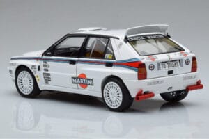 Lancia Delta HF Integrale Evoluzione Test Car Kyosho 1:18 08348G Métal Moulé — image 6 sur 9