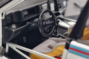 Lancia Delta HF Integrale Evoluzione Test Car Kyosho 1:18 08348G Métal Moulé — image 7 sur 9
