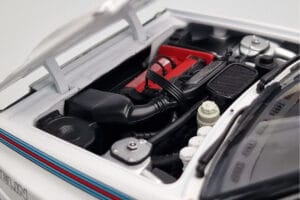 Lancia Delta HF Integrale Evoluzione Test Car Kyosho 1:18 08348G Métal Moulé — image 8 sur 9