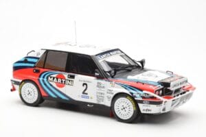 Lancia Delta Integrale 16V #2 M. Biasion / T. Siviero Rally Safari 1990 IXO 1:18 18RMC139A Métal Moulé — image 4 sur 6