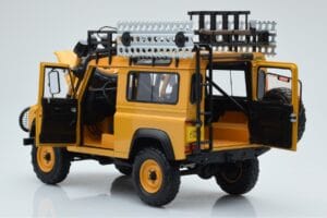 Land Rover Defender 90 Camel Trophy Borneo 1985 Almost Real 1:18 810213 Métal Moulé — image 5 sur 8
